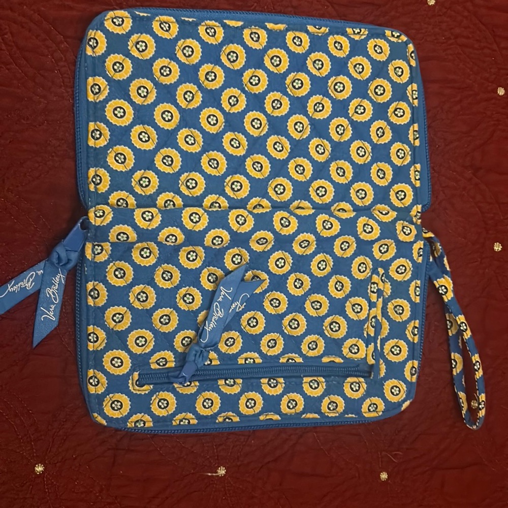 Vera Bradley blue and yellow wristlet wallet like new no tags